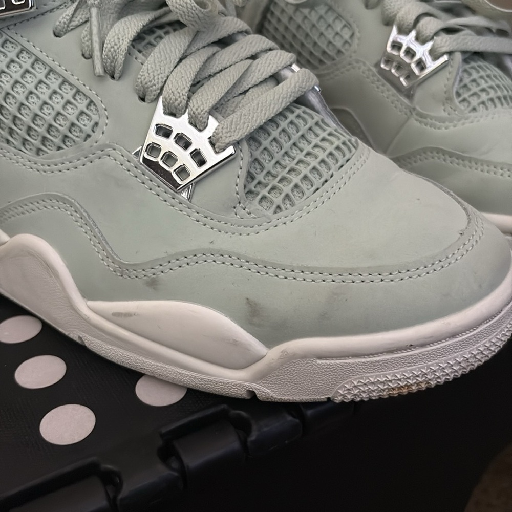 Jordan 4 - Picture 4 of 7